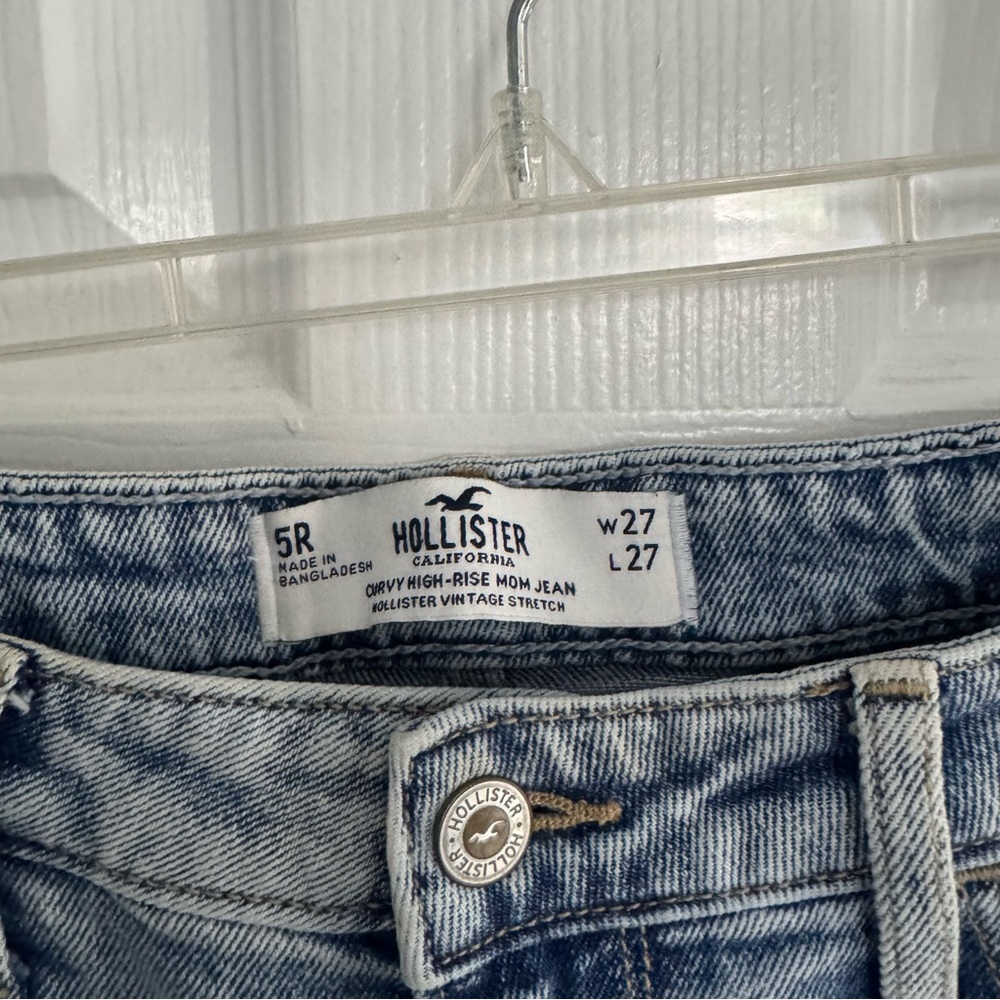 Hollister curvy relaxed high rise mom Light Denim Jeans - size 5 / 27 - Picture 2 of 3